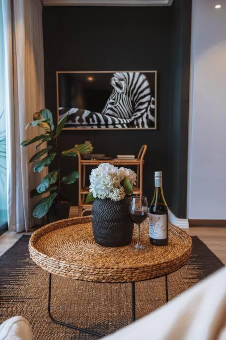 "Lykke On Bree" - Unique Apartment With Stunning Table Mountain Views เคปทาวน์ ภายนอก รูปภาพ