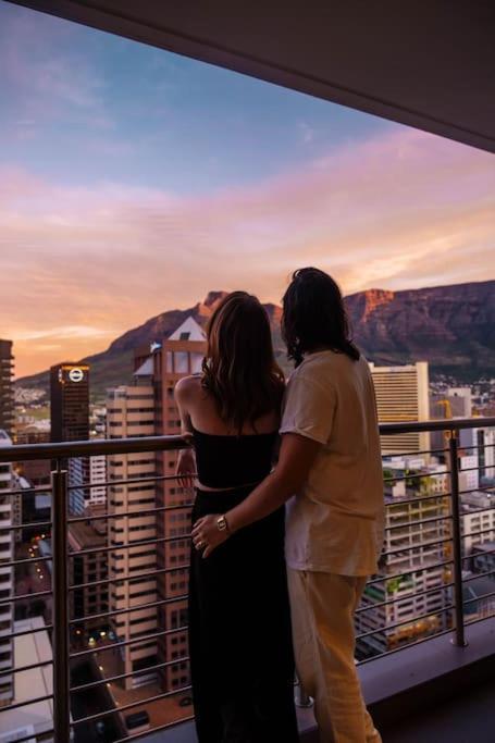 "Lykke On Bree" - Unique Apartment With Stunning Table Mountain Views เคปทาวน์ ภายนอก รูปภาพ