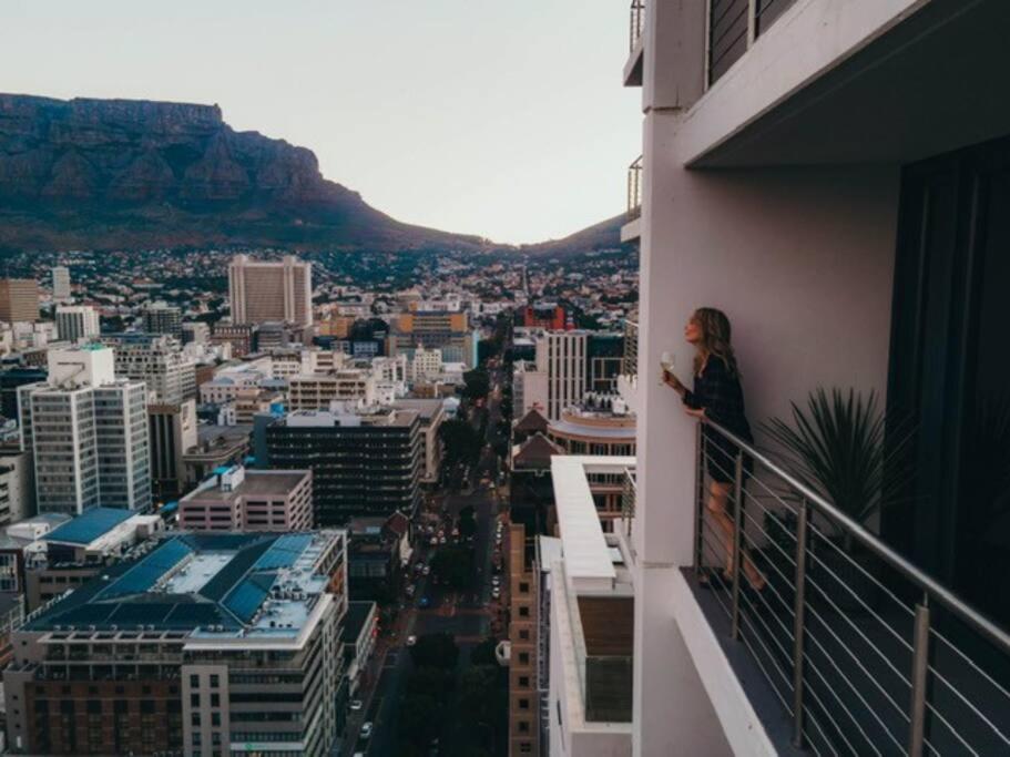 "Lykke On Bree" - Unique Apartment With Stunning Table Mountain Views เคปทาวน์ ภายนอก รูปภาพ
